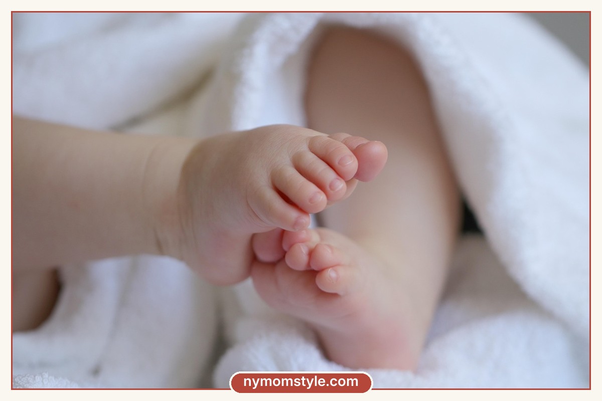 How to Choose a Nursing Bra: A Buyer’s Guide for New Moms